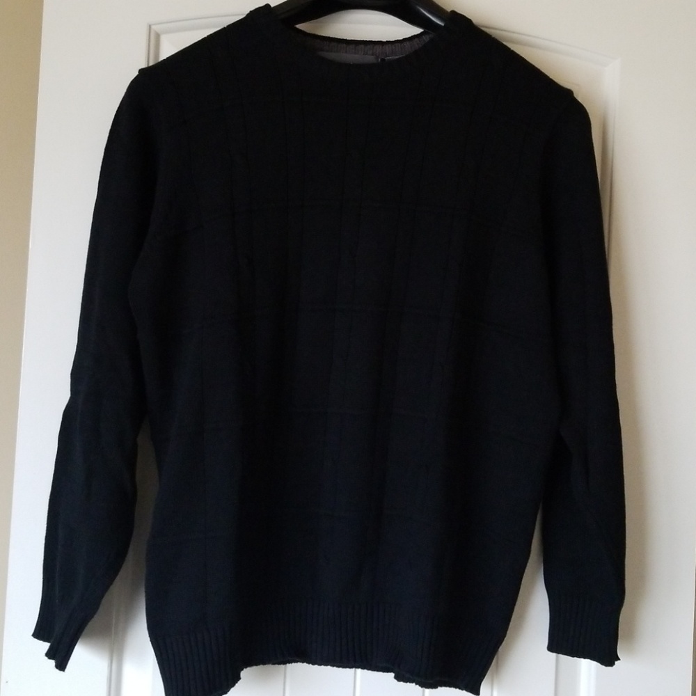 BNWOT pull over sweater, NEVER WORN.